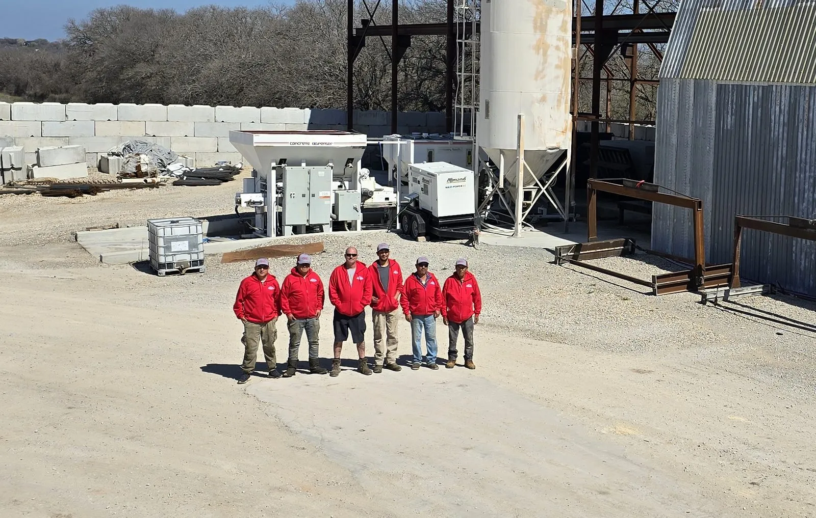 The Ledford Services crew outside the shop at the Aledo yard